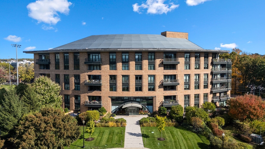 2400 Beacon St, Boston, Massachusetts, 2 Bedrooms Bedrooms, 4 Rooms Rooms,2.5 BathroomsBathrooms,Residential,For Sale,Beacon St,73476406