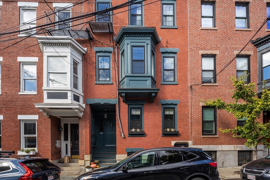 20 Sullivan St, Boston, Massachusetts, 2 Bedrooms Bedrooms, 6 Rooms Rooms,1.5 BathroomsBathrooms,Residential,For Sale,Sullivan St,73476411