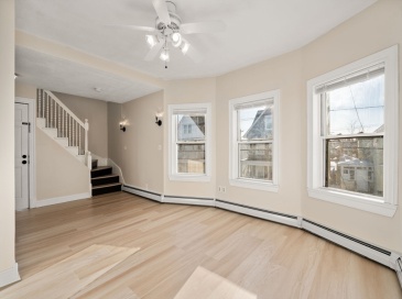 374-2 Shirley, Winthrop, Massachusetts, 3 Bedrooms Bedrooms, 5 Rooms Rooms,2 BathroomsBathrooms,Residential Lease,For Rent,Shirley,73476421