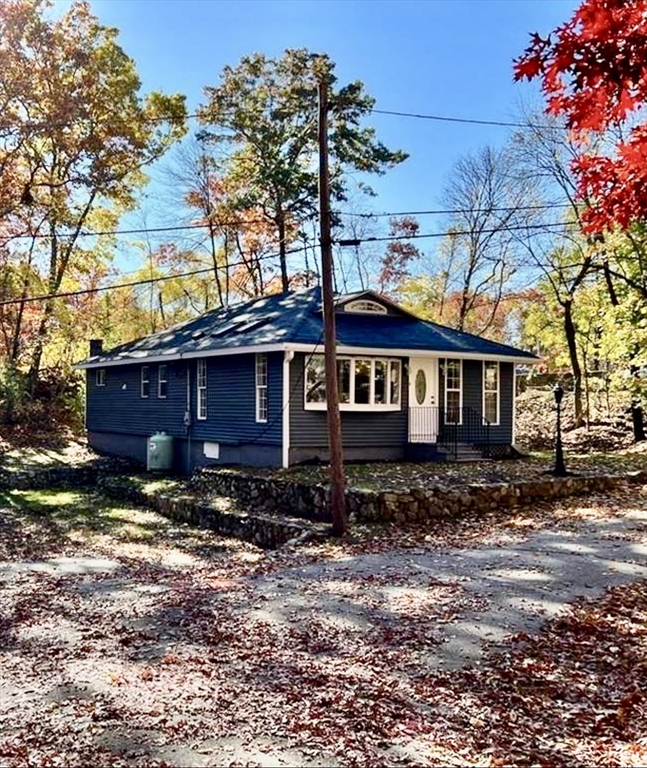 6 Chamberlain Rd, Shrewsbury, Massachusetts, 3 Bedrooms Bedrooms, 6 Rooms Rooms,1 BathroomBathrooms,Residential Lease,For Rent,Chamberlain Rd,73476454