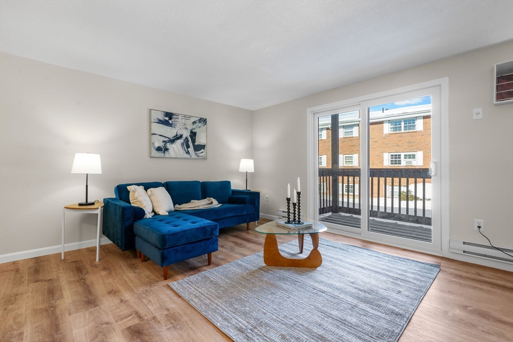 39 Pleasant Street, Northborough, Massachusetts, 2 Bedrooms Bedrooms, 4 Rooms Rooms,1 BathroomBathrooms,Residential,For Sale,Pleasant Street,73476471