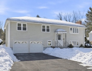 11 Bellwood Way, Framingham, Massachusetts, 4 Bedrooms Bedrooms, 9 Rooms Rooms,2.5 BathroomsBathrooms,Residential,For Sale,Bellwood Way,73476385