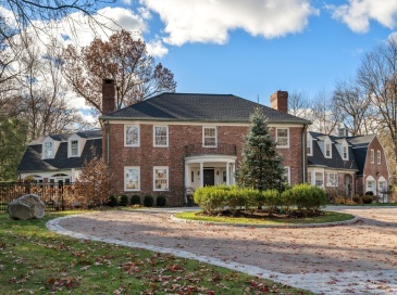 30 Highland Ln, Milton, Massachusetts, 5 Bedrooms Bedrooms, 12 Rooms Rooms,5 BathroomsBathrooms,Residential,For Sale,Highland Ln,73469328