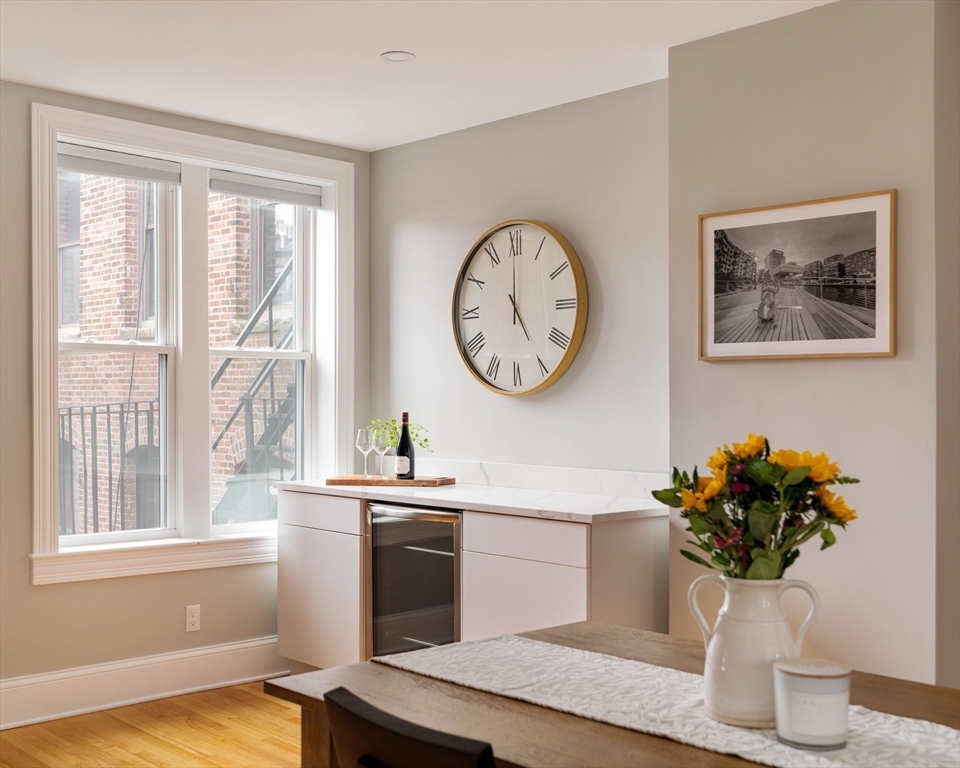 129 N Washington St, Boston, Massachusetts, 3 Bedrooms Bedrooms, 6 Rooms Rooms,2.5 BathroomsBathrooms,Residential,For Sale,N Washington St,73476605