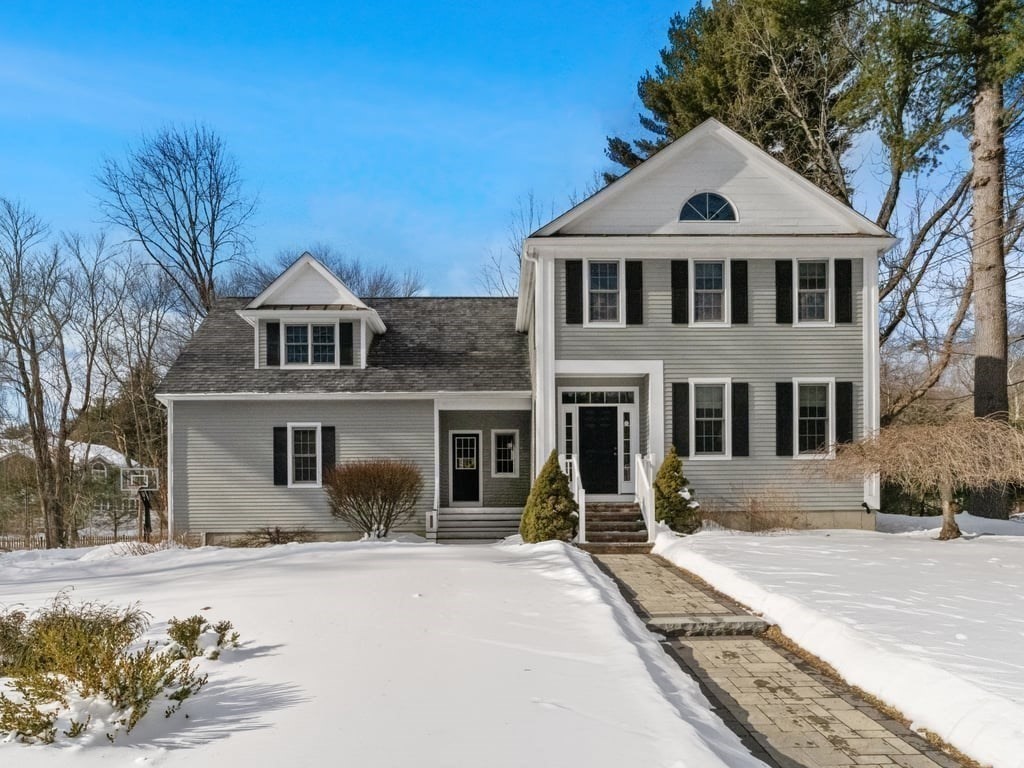 24 Moseley Avenue, Needham, Massachusetts, 5 Bedrooms Bedrooms, 11 Rooms Rooms,3.5 BathroomsBathrooms,Residential,For Sale,Moseley Avenue,73476598