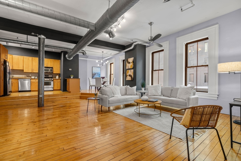 10 Williams Street, Boston, Massachusetts, 3 Bedrooms Bedrooms, 8 Rooms Rooms,1 BathroomBathrooms,Residential,For Sale,Williams Street,73476604