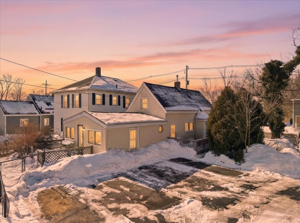 1 Campbell Court, Taunton, Massachusetts, 3 Bedrooms Bedrooms, 5 Rooms Rooms,1 BathroomBathrooms,Residential,For Sale,Campbell Court,73476601