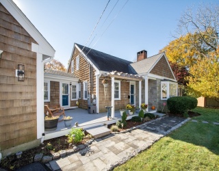 32 Bay View Ave, Plymouth, Massachusetts, 5 Bedrooms Bedrooms, 10 Rooms Rooms,4 BathroomsBathrooms,Residential,For Sale,Bay View Ave,73471682