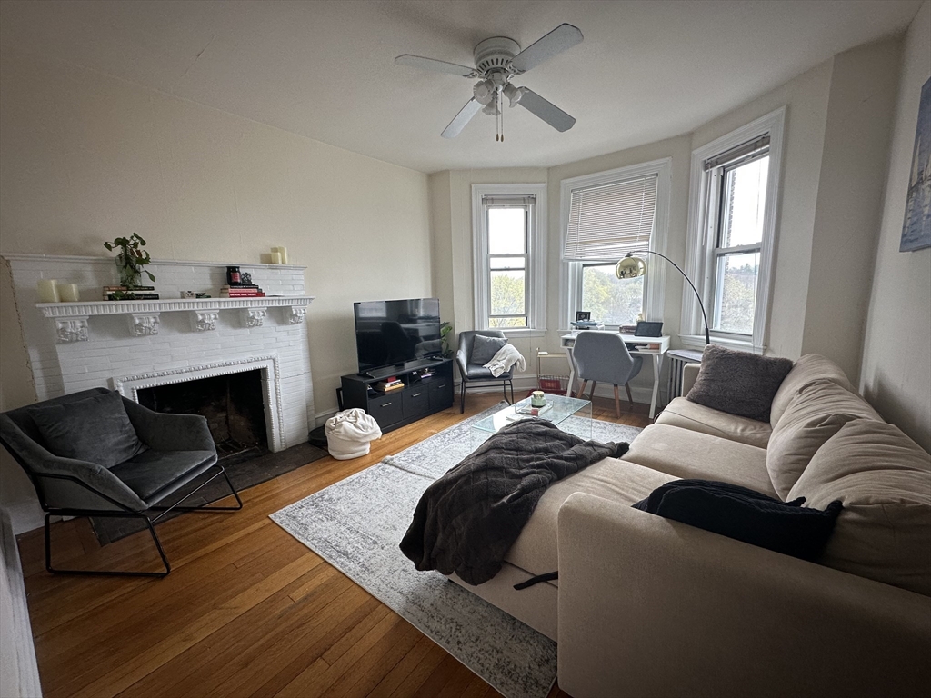 1654 Massachusetts Ave, Cambridge, Massachusetts, 1 Bedroom Bedrooms, 4 Rooms Rooms,1 BathroomBathrooms,Residential Lease,For Rent,Massachusetts Ave,73476649
