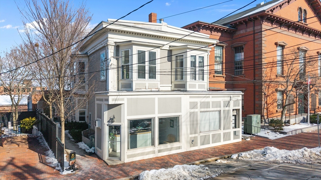 68 Pleasant St, Newburyport, Massachusetts, 1 Bedroom Bedrooms, 3 Rooms Rooms,1 BathroomBathrooms,Residential,For Sale,Pleasant St,73472350