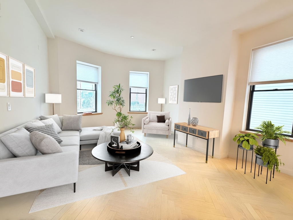 182 Webster St, Boston, Massachusetts, 3 Bedrooms Bedrooms, 6 Rooms Rooms,2 BathroomsBathrooms,Residential Lease,For Rent,Webster St,73476711