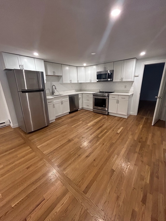 506 E Broadway, Boston, Massachusetts, 2 Bedrooms Bedrooms, 3 Rooms Rooms,1 BathroomBathrooms,Residential Lease,For Rent,E Broadway,73476717