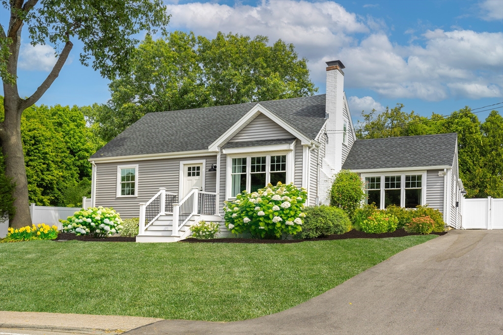 216 East St, Weymouth, Massachusetts, 3 Bedrooms Bedrooms, 9 Rooms Rooms,2 BathroomsBathrooms,Residential,For Sale,East St,73468706