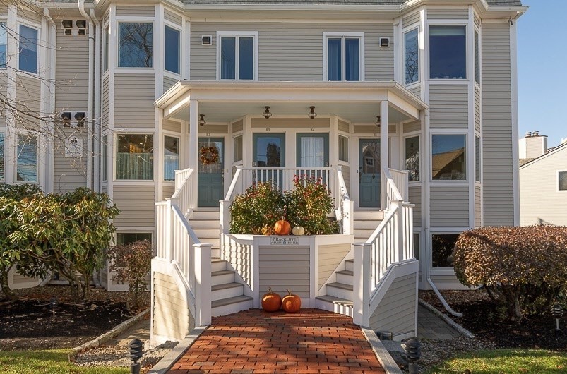 7 Rackliffe St, Gloucester, Massachusetts, 2 Bedrooms Bedrooms, 5 Rooms Rooms,2.5 BathroomsBathrooms,Residential,For Sale,Rackliffe St,73459859