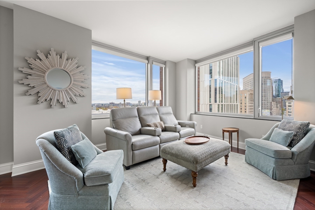 1 Charles St South, Boston, Massachusetts, 2 Bedrooms Bedrooms, 4 Rooms Rooms,2 BathroomsBathrooms,Residential,For Sale,Charles St South,73448811