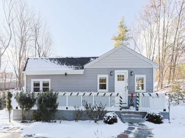 667 South St, Walpole, Massachusetts, 3 Bedrooms Bedrooms, 7 Rooms Rooms,2 BathroomsBathrooms,Residential,For Sale,South St,73466469