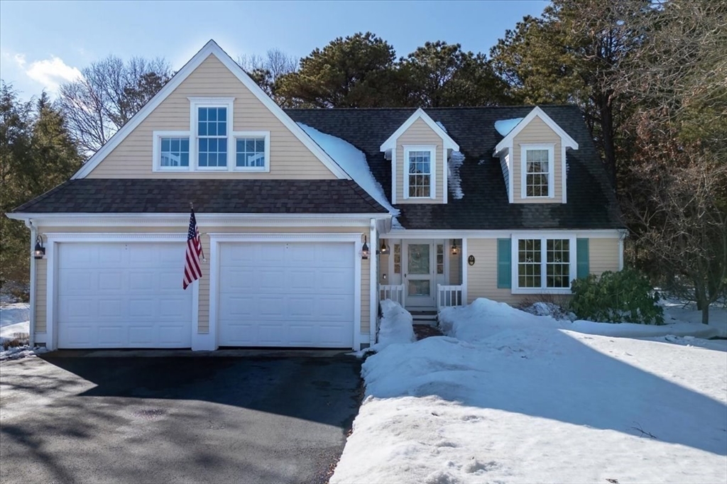 12 Quashnet Woods Dr, Mashpee, Massachusetts, 3 Bedrooms Bedrooms, 8 Rooms Rooms,2 BathroomsBathrooms,Residential,For Sale,Quashnet Woods Dr,73475325