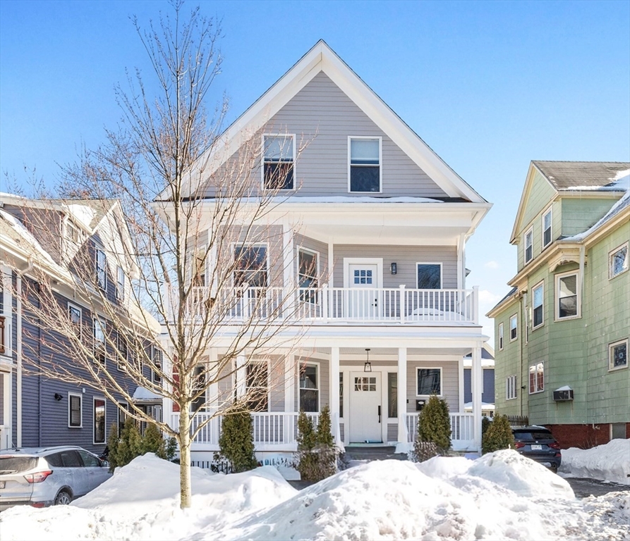 161 Lowell St, Somerville, Massachusetts, 3 Bedrooms Bedrooms, 7 Rooms Rooms,2.5 BathroomsBathrooms,Residential,For Sale,Lowell St,73476808