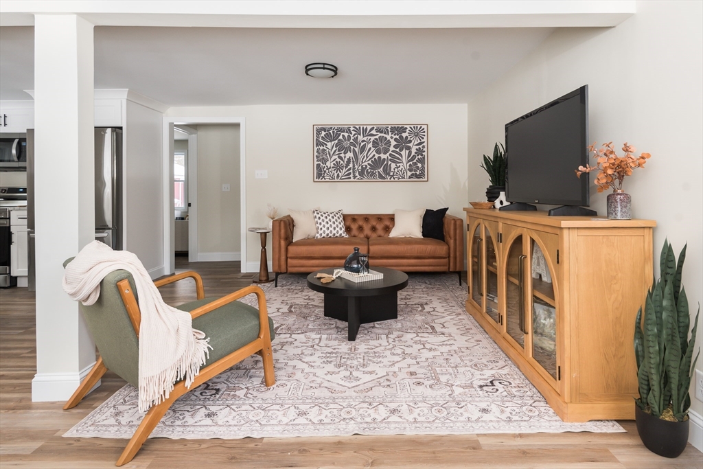 9 Everett St, Carver, Massachusetts, 3 Bedrooms Bedrooms, 5 Rooms Rooms,1 BathroomBathrooms,Residential,For Sale,Everett St,73450844