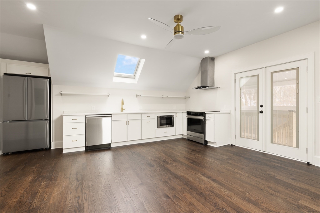 59 Wenham Street, Boston, Massachusetts, 2 Bedrooms Bedrooms, 4 Rooms Rooms,1.5 BathroomsBathrooms,Residential,For Sale,Wenham Street,73476952