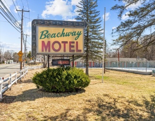 82 Beach Rd, Salisbury, Massachusetts, ,Commercial Sale,For Sale,Beach Rd,73476814