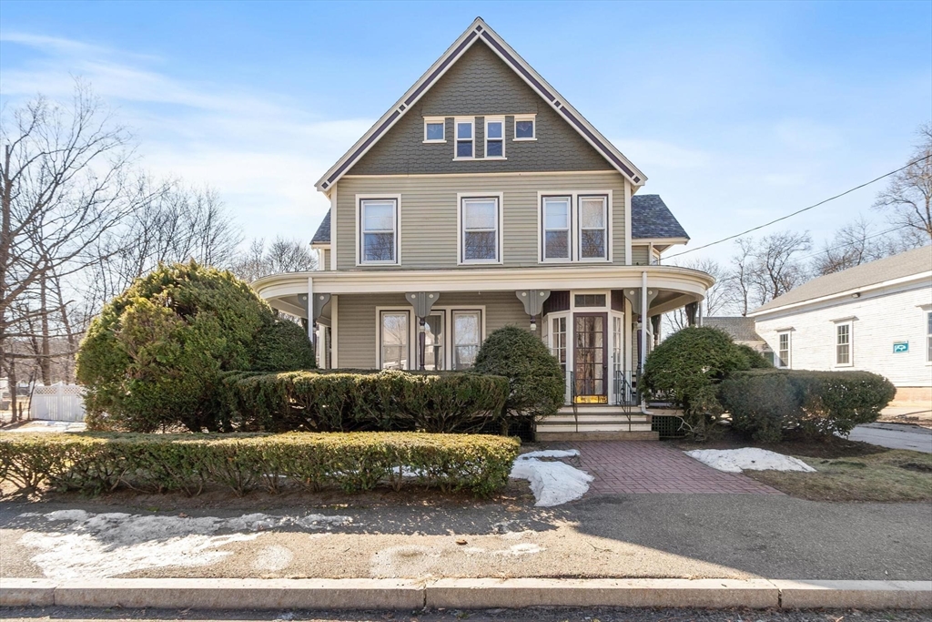 741 Salem Street, Lynnfield, Massachusetts, 4 Bedrooms Bedrooms, 11 Rooms Rooms,2.5 BathroomsBathrooms,Residential,For Sale,Salem Street,73476824