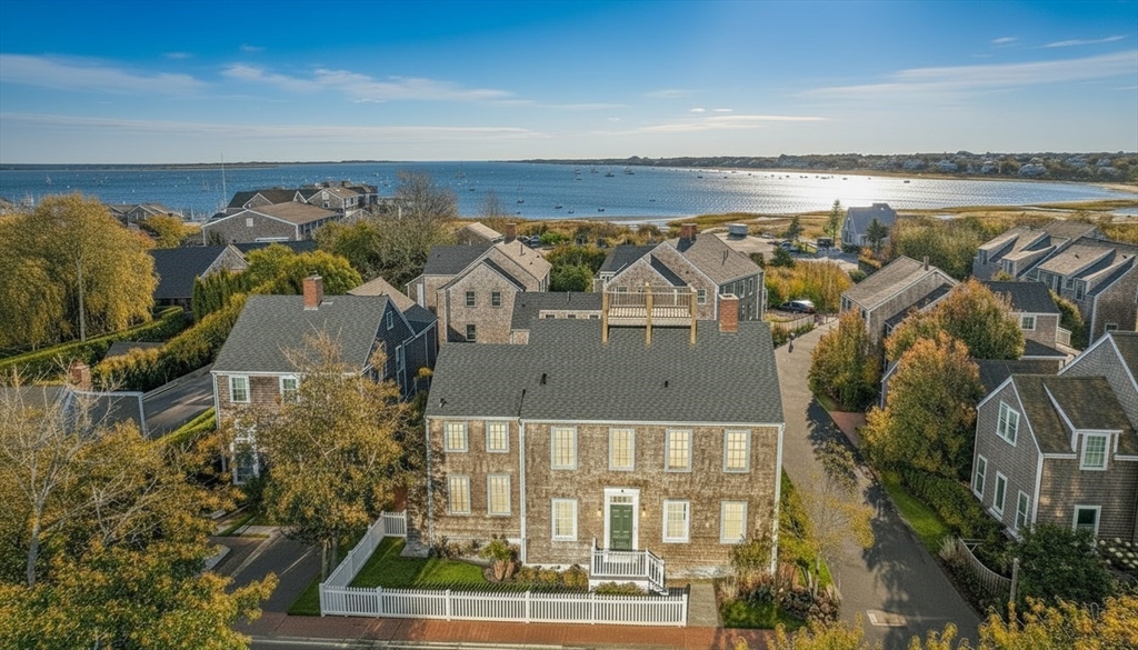 2 Mariner Way, Nantucket, Massachusetts, 4 Bedrooms Bedrooms, 9 Rooms Rooms,4.5 BathroomsBathrooms,Residential,For Sale,Mariner Way,73476823