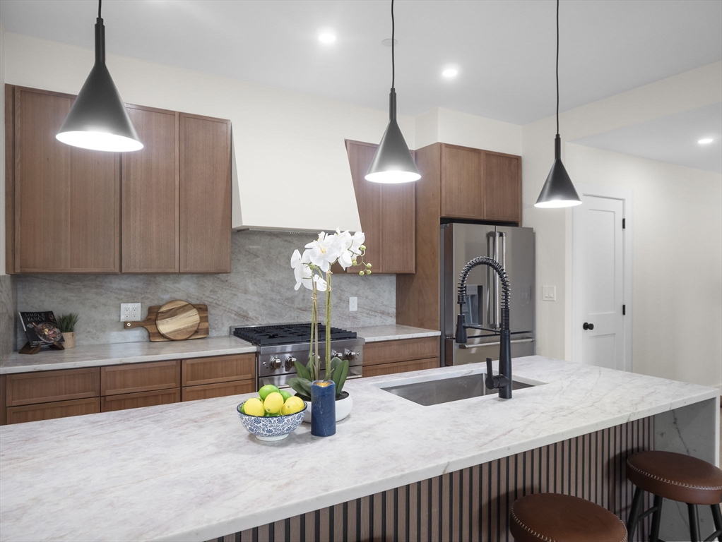 106-108 Bunker Hill St, Boston, Massachusetts, 2 Bedrooms Bedrooms, 5 Rooms Rooms,2 BathroomsBathrooms,Residential,For Sale,Bunker Hill St,73476791