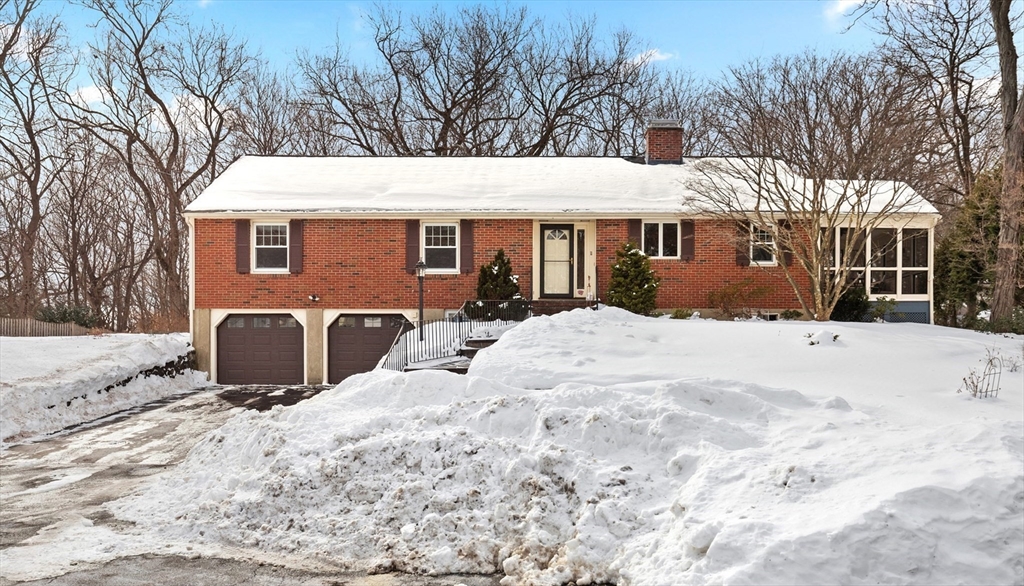 11 Menotomy Rocks Dr, Arlington, Massachusetts, 3 Bedrooms Bedrooms, 7 Rooms Rooms,2.5 BathroomsBathrooms,Residential,For Sale,Menotomy Rocks Dr,73476875