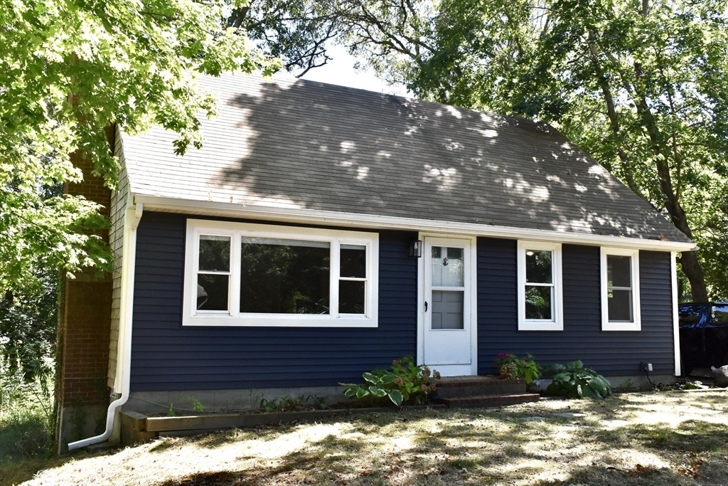 296 Lincoln Rd, Barnstable, Massachusetts, 3 Bedrooms Bedrooms, 6 Rooms Rooms,1 BathroomBathrooms,Residential,For Sale,Lincoln Rd,73426400