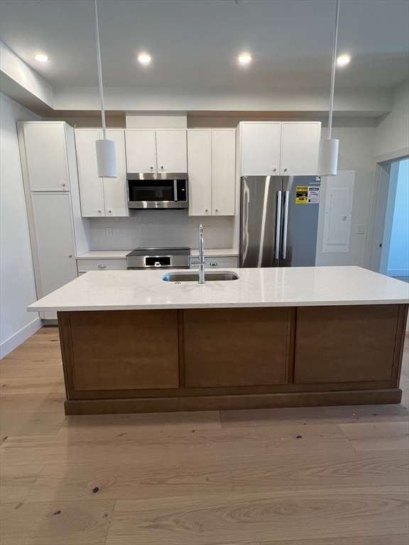 105 Sea Street, Quincy, Massachusetts, 2 Bedrooms Bedrooms, 6 Rooms Rooms,2 BathroomsBathrooms,Residential Lease,For Rent,Sea Street,73477053