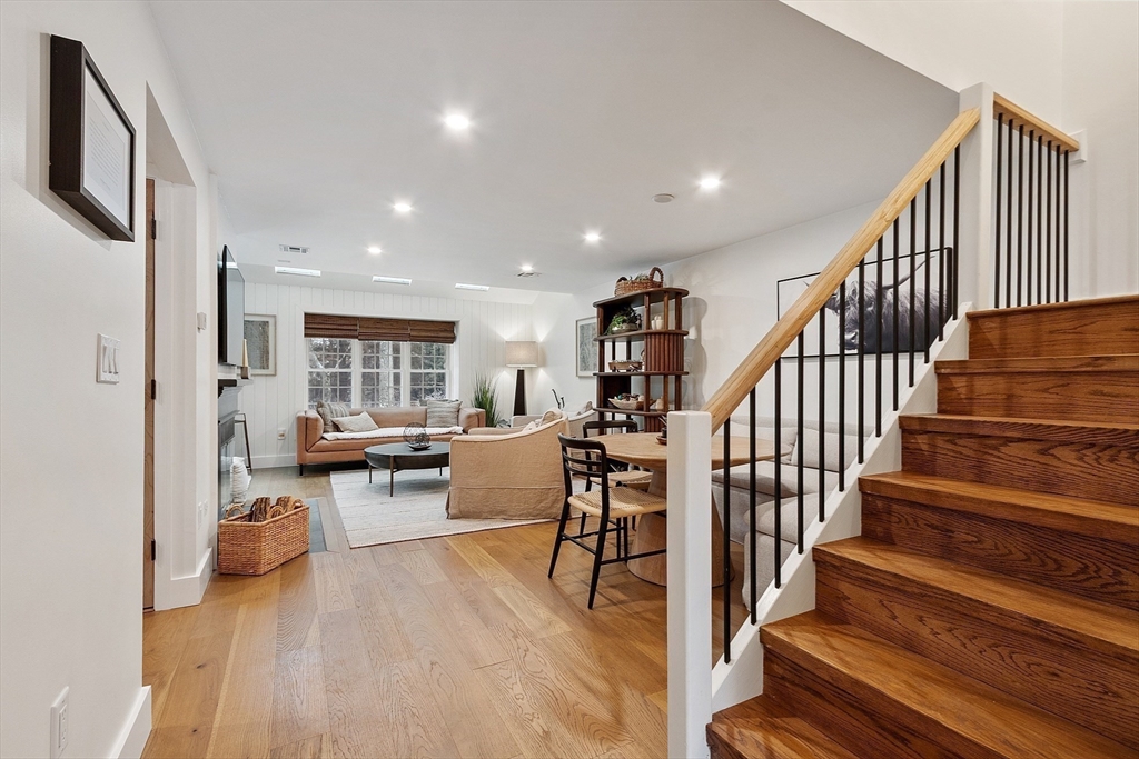 610 Ridgefield Cir, Clinton, Massachusetts, 2 Bedrooms Bedrooms, 5 Rooms Rooms,2.5 BathroomsBathrooms,Residential,For Sale,Ridgefield Cir,73468614