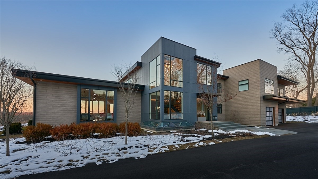 85 Forbes Rd, Milton, Massachusetts, 5 Bedrooms Bedrooms, 13 Rooms Rooms,5.5 BathroomsBathrooms,Residential,For Sale,Forbes Rd,73476980