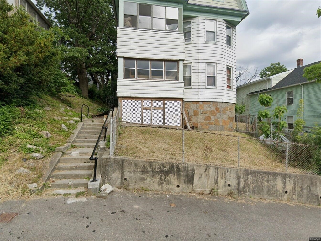 16 Everard St., Worcester, Massachusetts, 3 Bedrooms Bedrooms, 5 Rooms Rooms,1 BathroomBathrooms,Residential Lease,For Rent,Everard St.,73476996