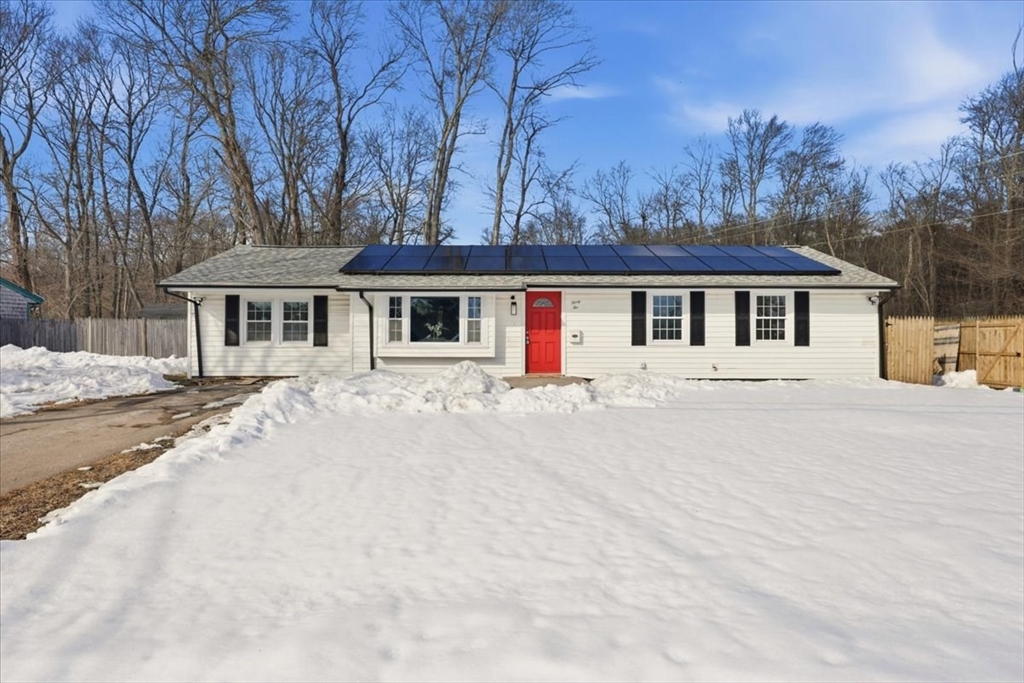 32 Foothill Rd, Brockton, Massachusetts, 4 Bedrooms Bedrooms, 7 Rooms Rooms,2 BathroomsBathrooms,Residential,For Sale,Foothill Rd,73476998