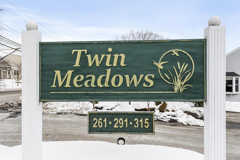 315 Broadway, Dracut, Massachusetts, 2 Bedrooms Bedrooms, 8 Rooms Rooms,1 BathroomBathrooms,Residential,For Sale,Broadway,73476997