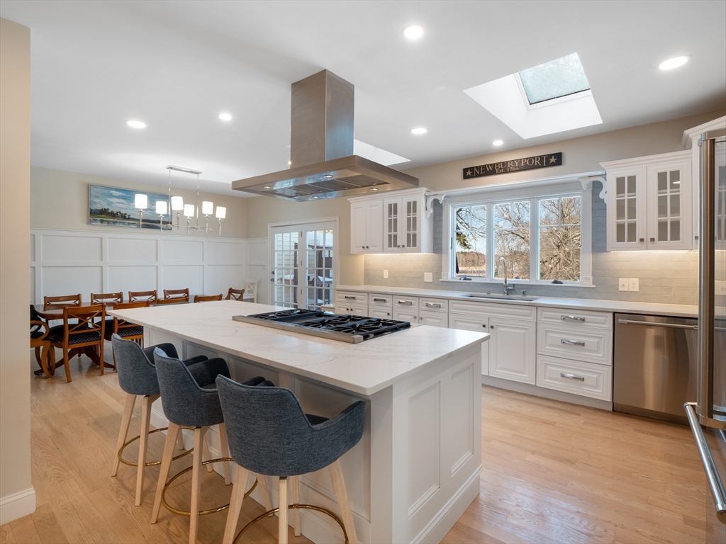 510 Merrimac St, Newburyport, Massachusetts, 4 Bedrooms Bedrooms, 8 Rooms Rooms,2.5 BathroomsBathrooms,Residential,For Sale,Merrimac St,73477061