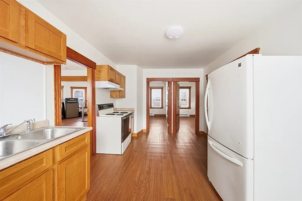 31 Whitcomb St, Webster, Massachusetts, 2 Bedrooms Bedrooms, 4 Rooms Rooms,1 BathroomBathrooms,Residential Lease,For Rent,Whitcomb St,73477064