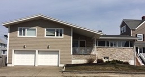 124 Manomet Avenue July Only, Hull, Massachusetts, 3 Bedrooms Bedrooms, 8 Rooms Rooms,3 BathroomsBathrooms,Residential Lease,For Rent,Manomet Avenue July Only,73477077