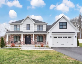 12 Mariana Way, Ludlow, Massachusetts, 4 Bedrooms Bedrooms, 7 Rooms Rooms,2.5 BathroomsBathrooms,Residential,For Sale,Mariana Way,73466406