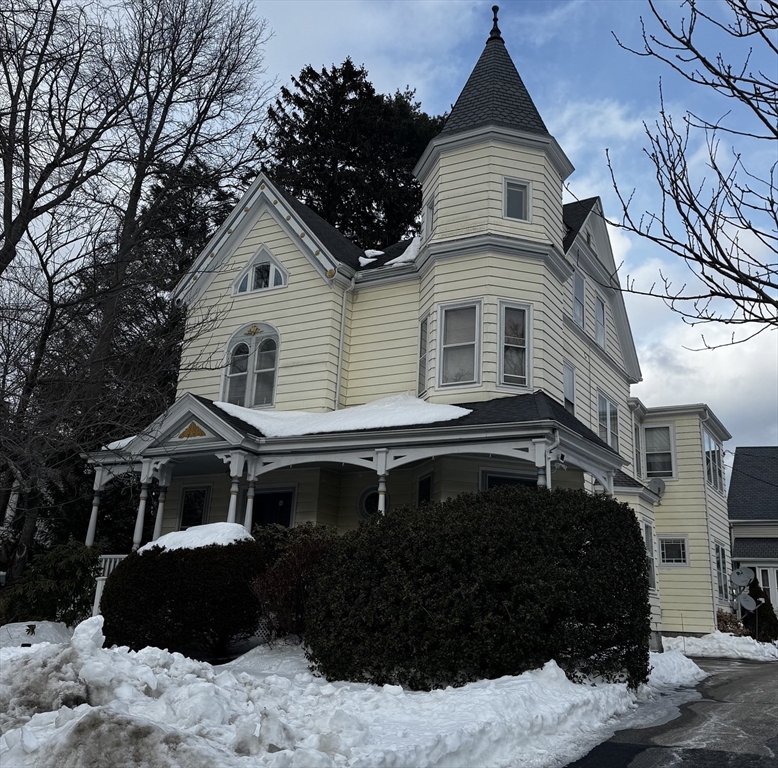 357 Lafayette St, Salem, Massachusetts, 2 Bedrooms Bedrooms, 6 Rooms Rooms,1.5 BathroomsBathrooms,Residential Lease,For Rent,Lafayette St,73477088