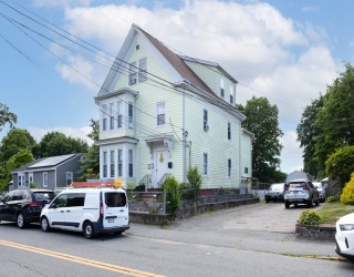 37 Taylor Ave, Brockton, Massachusetts, 8 Bedrooms Bedrooms, 15 Rooms Rooms,3 BathroomsBathrooms,Residential Income,For Sale,Taylor Ave,73400879