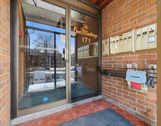 171 Highland Street, Taunton, Massachusetts, 1 Bedroom Bedrooms, 4 Rooms Rooms,1 BathroomBathrooms,Residential,For Sale,Highland Street,73471825