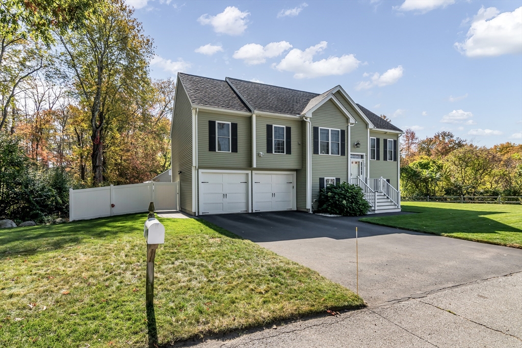 14 Tedesco Rd, Methuen, Massachusetts, 3 Bedrooms Bedrooms, 7 Rooms Rooms,3 BathroomsBathrooms,Residential,For Sale,Tedesco Rd,73441566