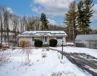 50 Craig St, Leicester, Massachusetts, 3 Bedrooms Bedrooms, 6 Rooms Rooms,1 BathroomBathrooms,Residential,For Sale,Craig St,73466201