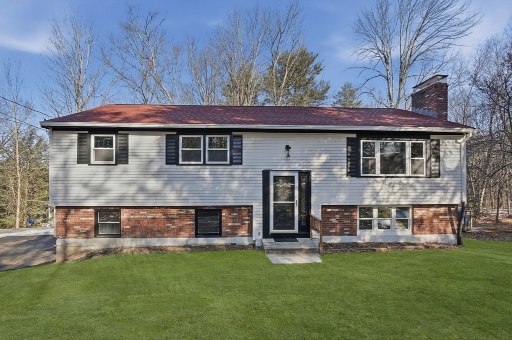 2 Laurel Lane, Spencer, Massachusetts, 3 Bedrooms Bedrooms, 5 Rooms Rooms,2 BathroomsBathrooms,Residential,For Sale,Laurel Lane,73468533