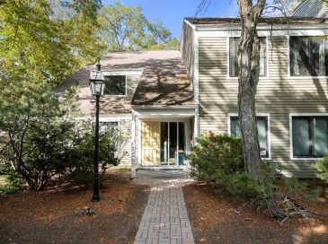 22 Concord Greene, Concord, Massachusetts, 1 Bedroom Bedrooms, 4 Rooms Rooms,1 BathroomBathrooms,Residential,For Sale,Concord Greene,73464335