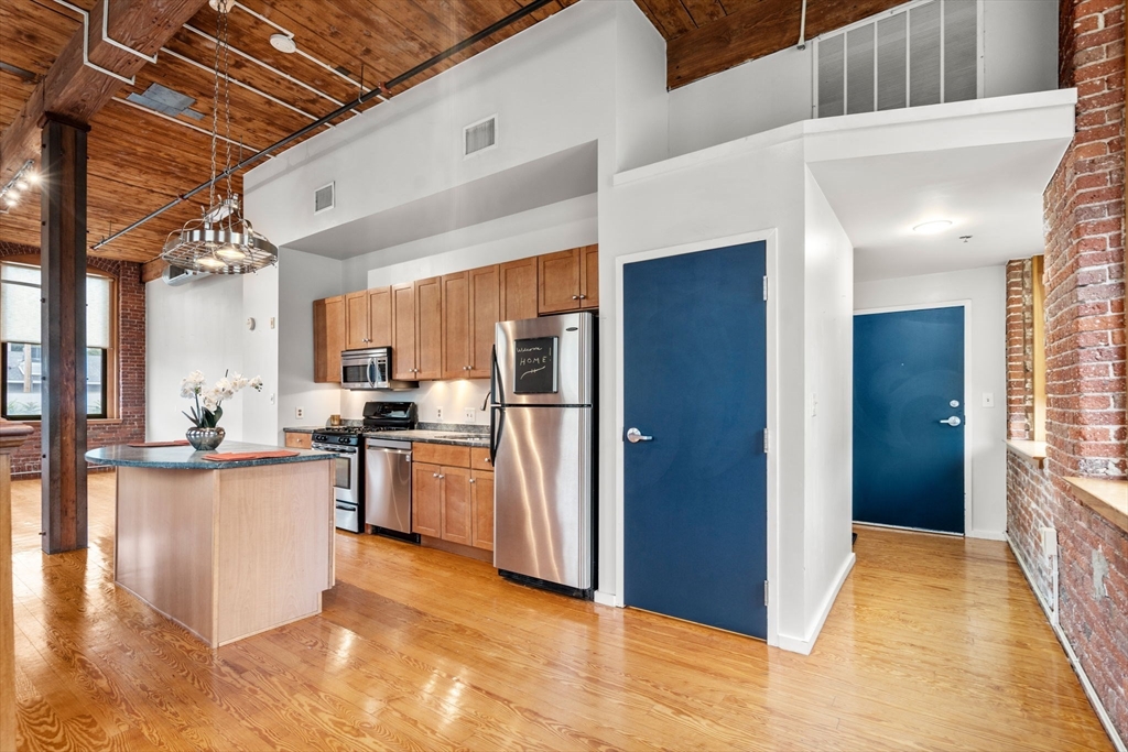 1 Envelope Ter, Worcester, Massachusetts, 2 Bedrooms Bedrooms, 5 Rooms Rooms,2 BathroomsBathrooms,Residential,For Sale,Envelope Ter,73421124