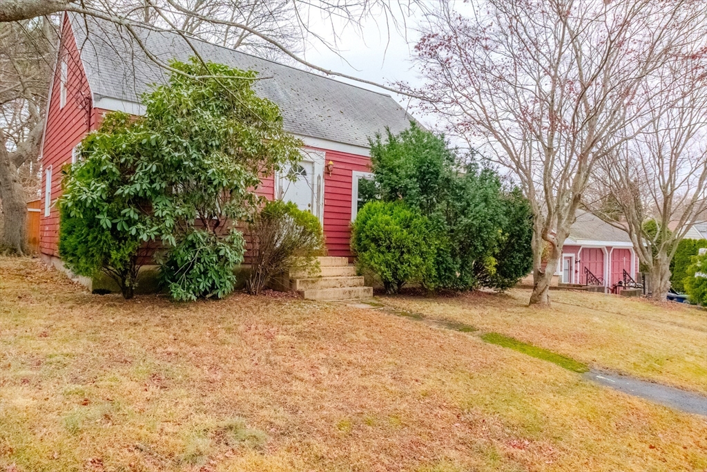 9 Berwick St., Braintree, Massachusetts, 3 Bedrooms Bedrooms, 7 Rooms Rooms,1.5 BathroomsBathrooms,Residential,For Sale,Berwick St.,73463408