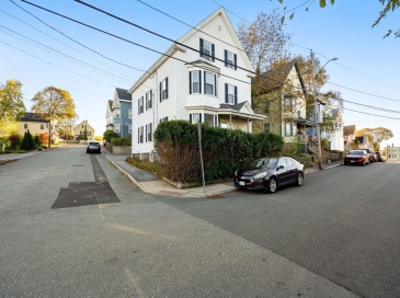 55 Butler St, Salem, Massachusetts, 6 Bedrooms Bedrooms, 11 Rooms Rooms,3 BathroomsBathrooms,Residential Income,For Sale,Butler St,73446309